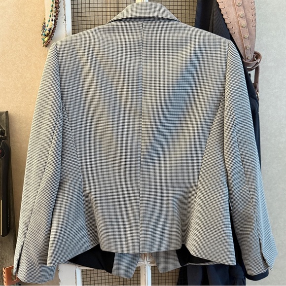 Tahari ASL Petite Houndstooth Blazer - Picture 2 of 7